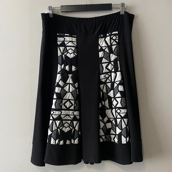 Marallis Collection Black White Geometric Pattern Skirt - Picture 2 of 10